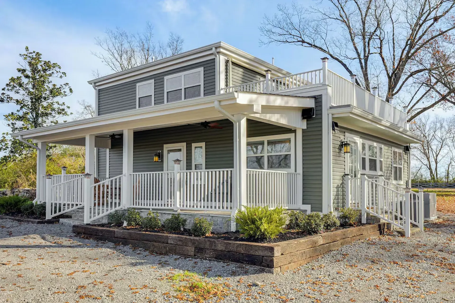 Ezell's Place, one block to downtown